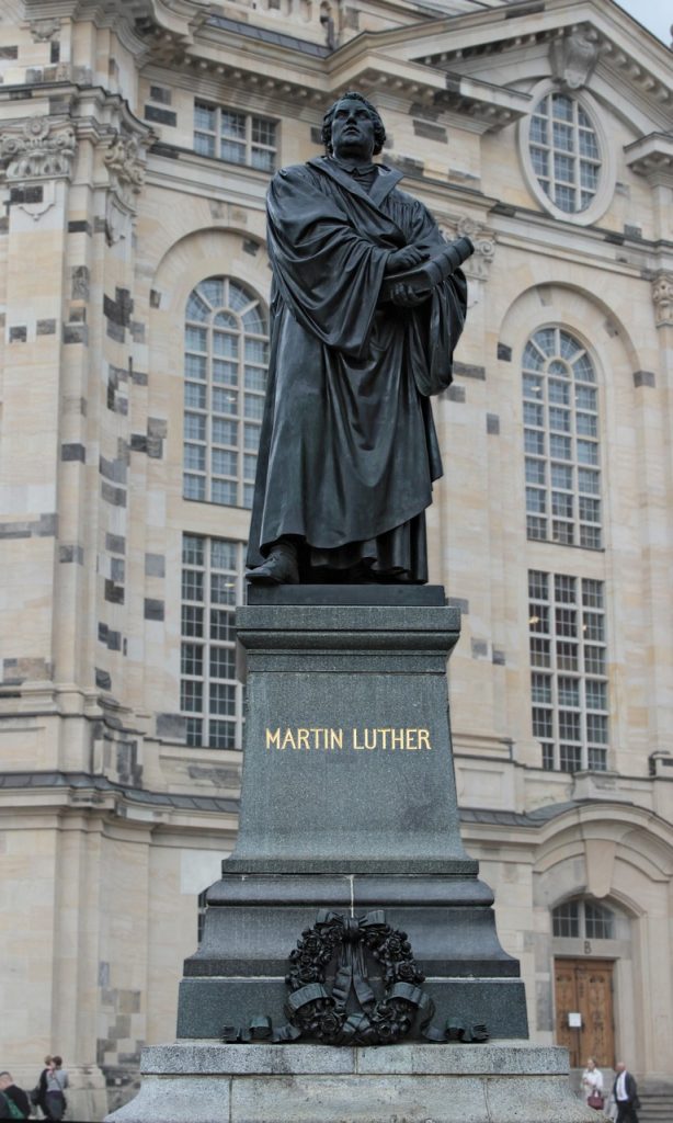 Deze afbeelding heeft een leeg alt-attribuut; de bestandsnaam is martin-luther-5713262_1280-614x1024.jpg